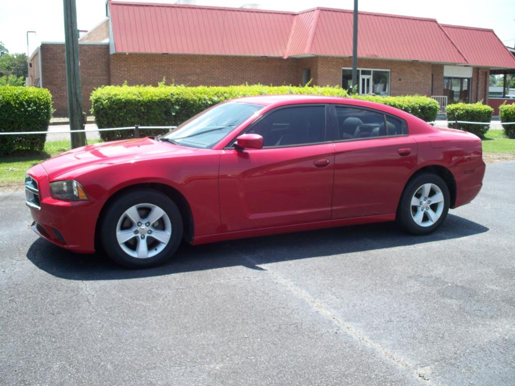 2013 Dodge Charger SE's photo