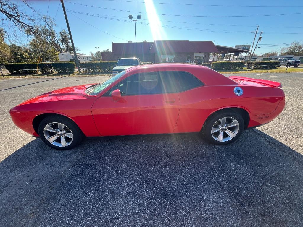 2020 Dodge Challenger SXT's photo