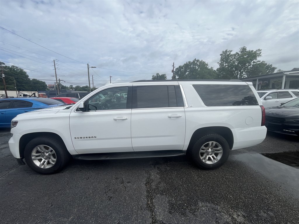 2017 Chevrolet Suburban 4WD 1500 LT's photo
